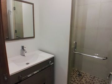 Departamento/VENTA con muebles en Vía Montejo.