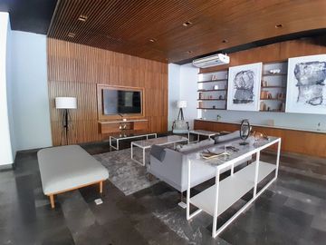 Departamento/VENTA con muebles en Vía Montejo.