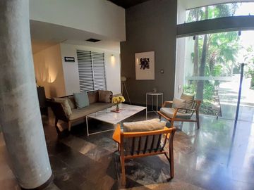 Departamento/VENTA con muebles en Vía Montejo.