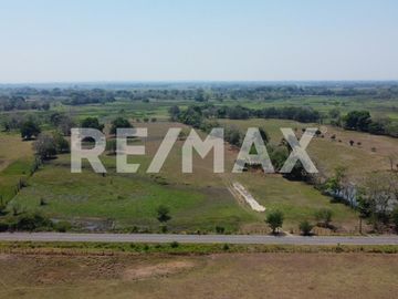 TERRENO EN VENTA - (3)