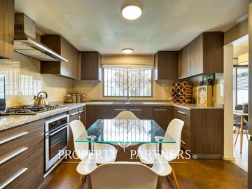 Venta de hermosa casa remodelada con excelente conectividad en Peñalolén