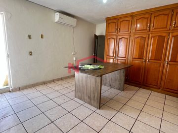 CASA EN VENTA EN  COL. OLIVARES