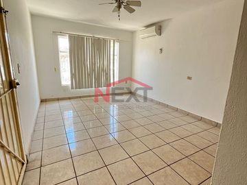 CASA EN VENTA EN COL. OLIVARES