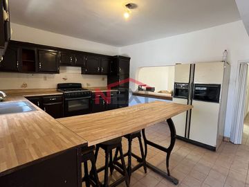CASA EN VENTA EN COL. OLIVARES