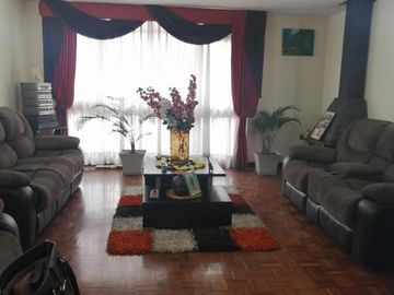 VENTA DE CASA CON 2 DEPARTAMENTOS INDENPENDIENTES EN DAMMER 2