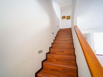 CASA EN VENTA 276 m2 SECTOR RESIDENCIAL AMAGASI DEL INCA