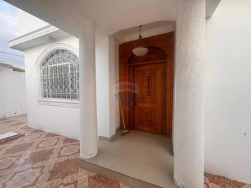 Casa en venta Manta 2000
