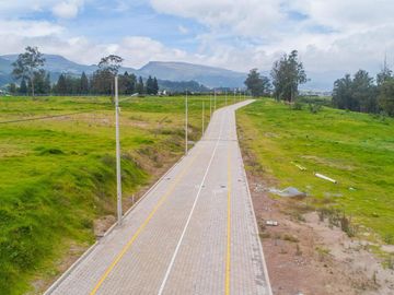 Terreno Industrial en Pifo de Venta / Mediano Impacto / Tababela