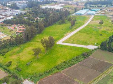 Terreno Industrial en Pifo de Venta / Mediano Impacto / Tababela