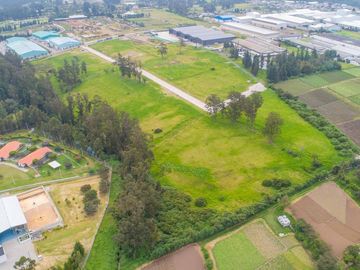 Terreno Industrial en Pifo de Venta / Mediano Impacto / Tababela
