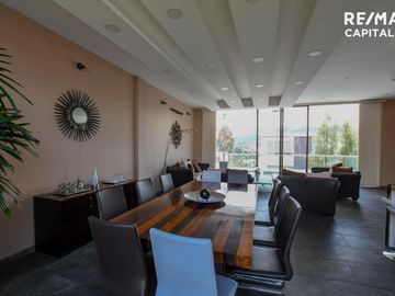 CASA EN VENTA SECTOR NAYON 304m2 TERRENO 500m2