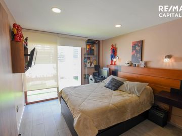 CASA EN VENTA SECTOR NAYON 304m2 TERRENO 500m2