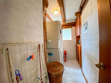 CASA EN VENTA AMPLIOS JARDINES TUMBACO HILACRIL