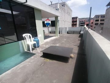 QUITUMBE 4 VENTA DE CASA EN CONJUNTO DORMITORIOS CON BAÑO