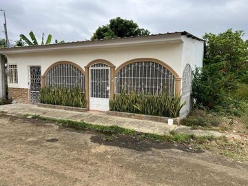 SE VENDE CASA EN BAHIA