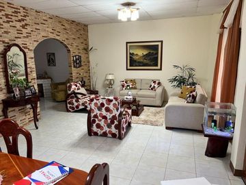 SE VENDE CASA EN BAHIA