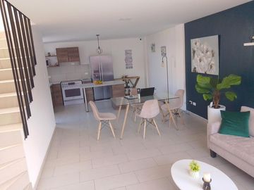 LLANO CHICO CASA  VIP EN VENTA 2 GARAJES