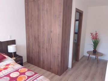LLANO CHICO CASA  VIP EN VENTA 2 GARAJES