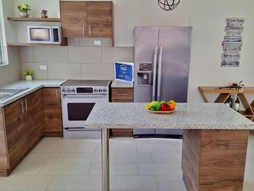 LLANO CHICO CASA  VIP EN VENTA 2 GARAJES