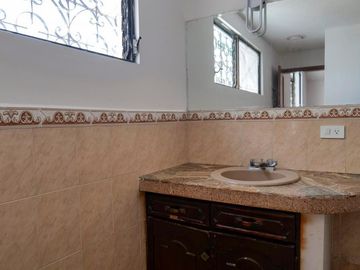 CASA INDEPENDIENTE EN VENTA SECTOR LA KENNEDY $169.900