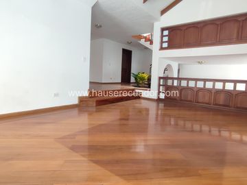Casa en Venta | Urbanización con seguridad 24/7, amplias áreas comunales, variedad de auto servicios