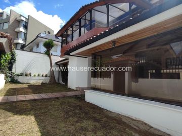 Casa en Venta | Urbanización con seguridad 24/7, amplias áreas comunales, variedad de auto servicios