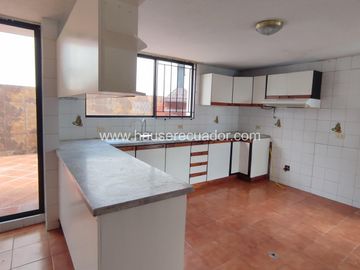 Casa en Venta | Urbanización con seguridad 24/7, amplias áreas comunales, variedad de auto servicios