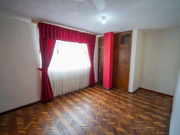 LA MENA CASA DE VENTA 290m 3 DEPARTAMENTOS