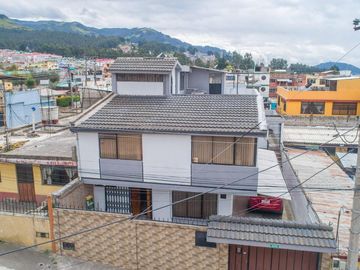 LA MENA CASA DE VENTA 290m 3 DEPARTAMENTOS