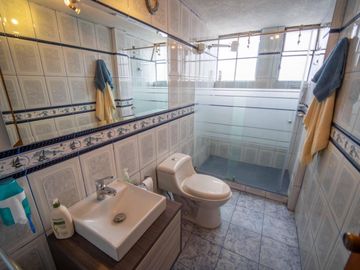 LA MENA CASA DE VENTA 290m 3 DEPARTAMENTOS
