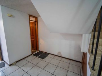 LA MENA CASA DE VENTA 290m 3 DEPARTAMENTOS