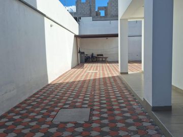 DEPARTAMENTO EN VENTA EN TUMBACO  3 DORMITORIOS 151MT²