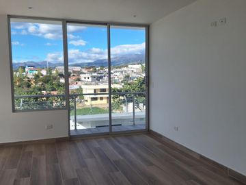DEPARTAMENTO EN VENTA EN TUMBACO  3 DORMITORIOS 151MT²