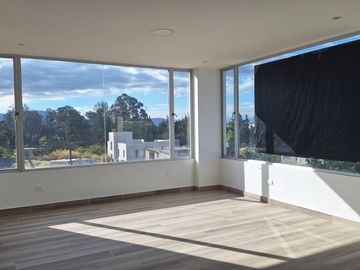 DEPARTAMENTO EN VENTA EN TUMBACO  3 DORMITORIOS 151MT²