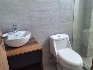 DEPARTAMENTO EN VENTA EN TUMBACO  3 DORMITORIOS 151MT²