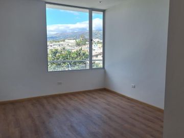 DEPARTAMENTO EN VENTA EN TUMBACO  3 DORMITORIOS 151MT²