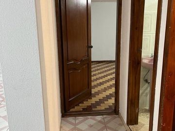 CHILLOGALLO  EN VENTA CASA RENTERA 11 DEPARTAMENTOS 7 PARQUEADEROS