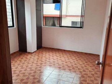 CHILLOGALLO  EN VENTA CASA RENTERA 11 DEPARTAMENTOS 7 PARQUEADEROS