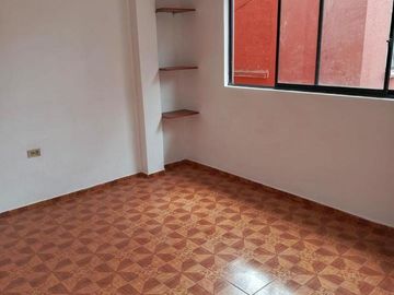 CHILLOGALLO  EN VENTA CASA RENTERA 11 DEPARTAMENTOS 7 PARQUEADEROS