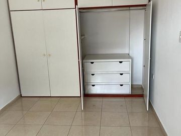CHILLOGALLO  EN VENTA CASA RENTERA 11 DEPARTAMENTOS 7 PARQUEADEROS