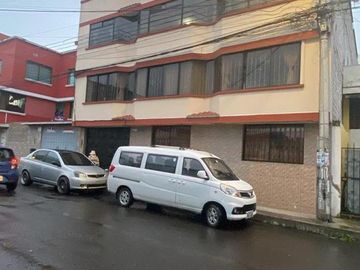 CHILLOGALLO  EN VENTA CASA RENTERA 11 DEPARTAMENTOS 7 PARQUEADEROS