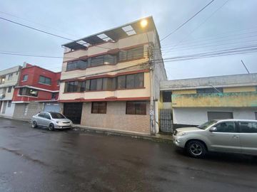 CHILLOGALLO  EN VENTA CASA RENTERA 11 DEPARTAMENTOS 7 PARQUEADEROS