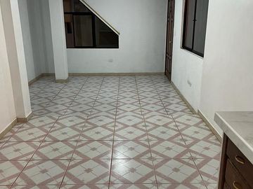 CHILLOGALLO  EN VENTA CASA RENTERA 11 DEPARTAMENTOS 7 PARQUEADEROS