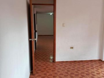 CHILLOGALLO  EN VENTA CASA RENTERA 11 DEPARTAMENTOS 7 PARQUEADEROS