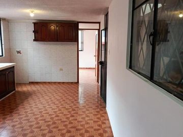 CHILLOGALLO  EN VENTA CASA RENTERA 11 DEPARTAMENTOS 7 PARQUEADEROS
