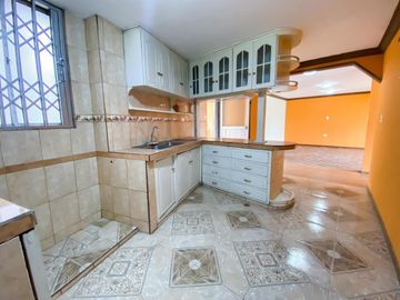 MAGDALENA EN VENTA CASA RENTERA 9 DEPARTAMENTOS
