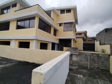 CASA EN VENTA 661m2 SECTOR LA MAGDALENA
