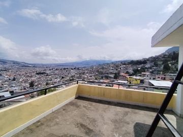 CASA EN VENTA 661m2 SECTOR LA MAGDALENA