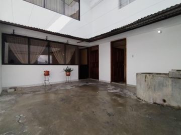 CASA EN VENTA 661m2 SECTOR LA MAGDALENA