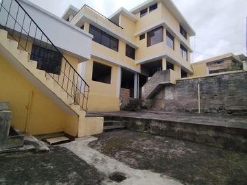 CASA EN VENTA 661m2 SECTOR LA MAGDALENA